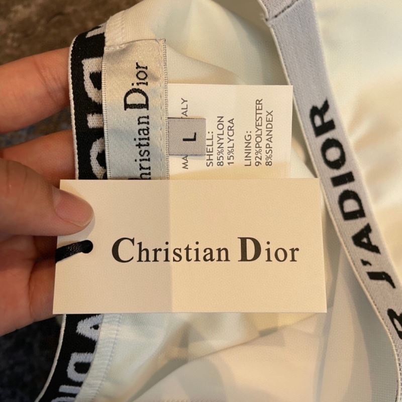 CHRISTIAN DIOR